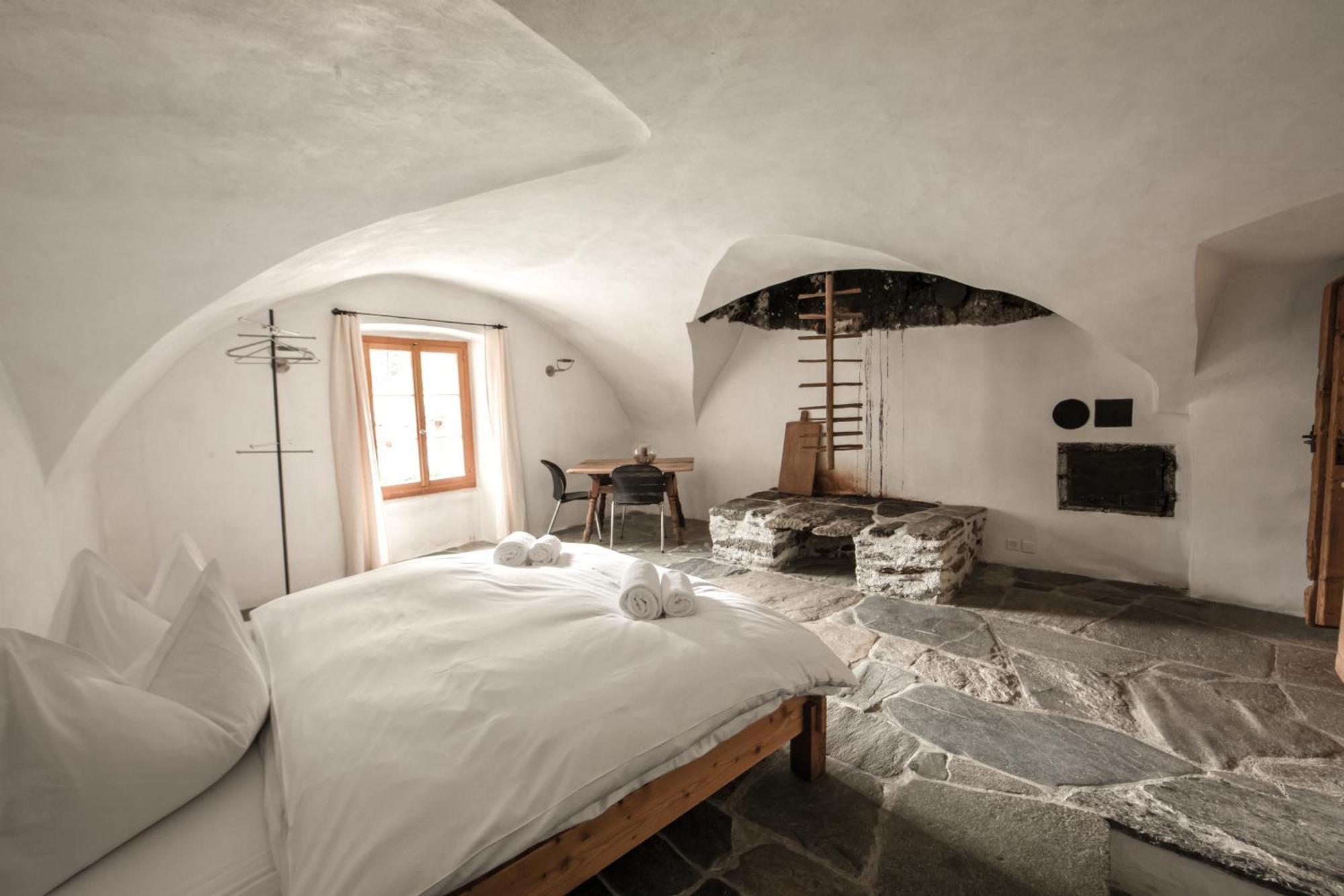 Hotel Weiss Kreuz Splügen Rom bilde